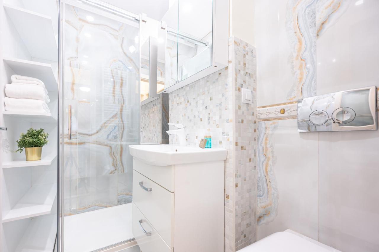 Dragos Flat Apartment Орадеа Екстериор снимка